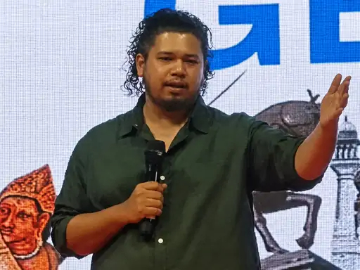 ‘औरंगाबाद’चे नाव औरंगाबादच राहू द्या; पुण्याचे नाव ‘छत्रपती संभाजीनगर’ करा : सुजात आंबेडकर